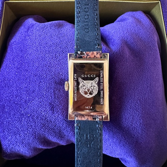 Gucci G-frame rectangular Yellow Gold mother or pearl watch, python band21mm - Picture 2 of 4